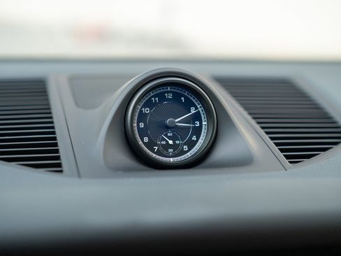 Used 2025 Porsche Macan image 17