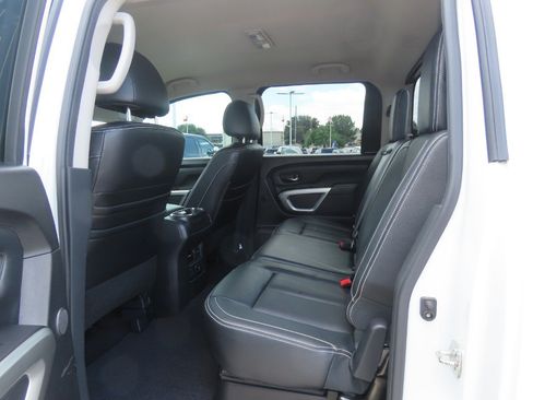 Used 2017 Nissan Titan PRO-4X w/ Pro-4x Convenience Package AWD/4WD image 20