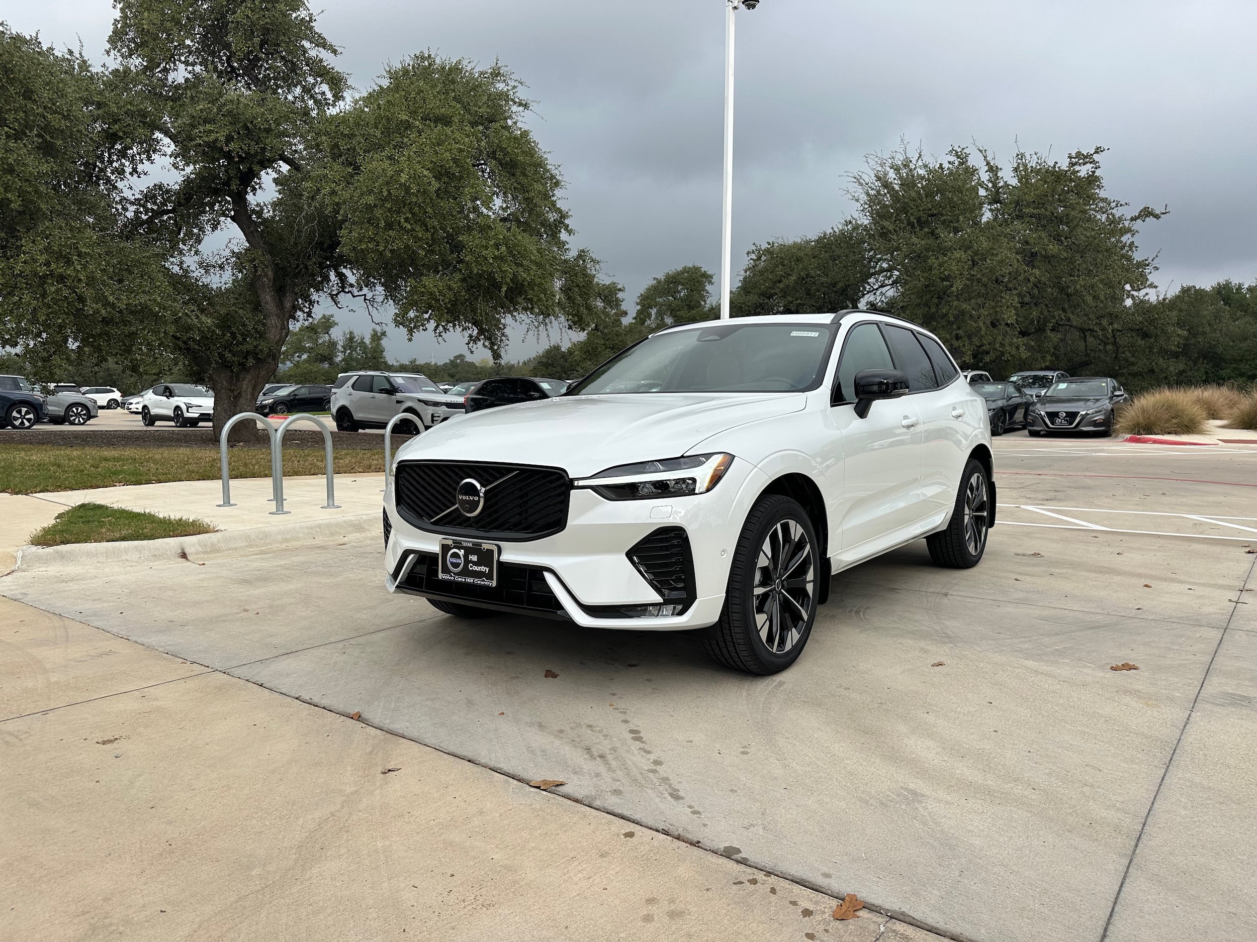 Used 2026 Volvo XC60 B5 Plus w/ Protection Package Premier AWD/4WD image 2
