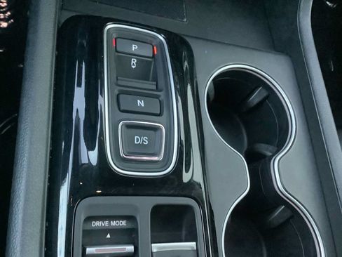 Used 2025 Honda Pilot Touring image 18