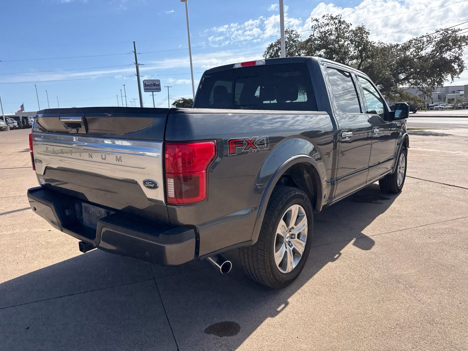 Used 2018 Ford F150 Platinum w/ Equipment Group 701A Luxury AWD/4WD image 7