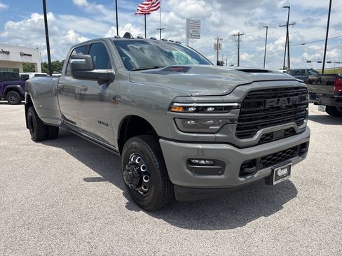 New 2026 RAM 3500 Laramie AWD/4WD image 8
