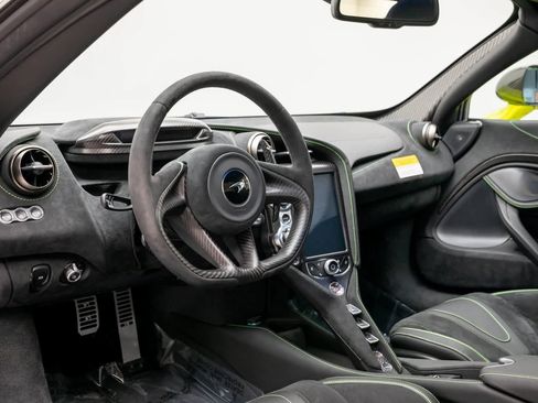 Used 2023 McLaren 720S Performance image 2