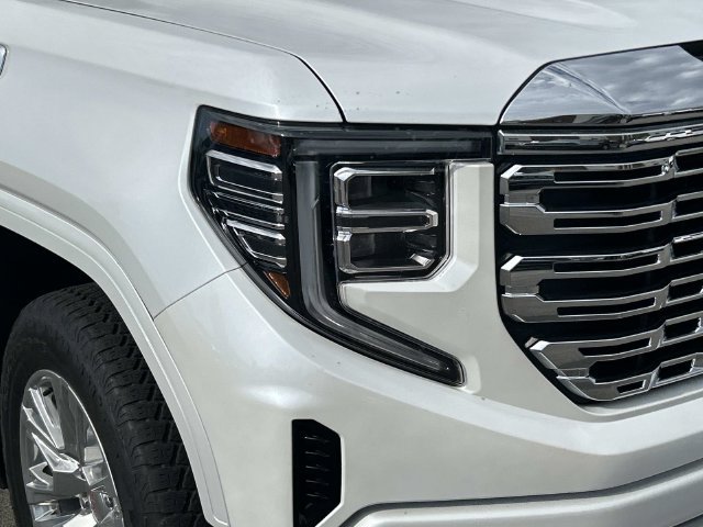 Used 2024 GMC Sierra 1500 Denali AWD/4WD image 4