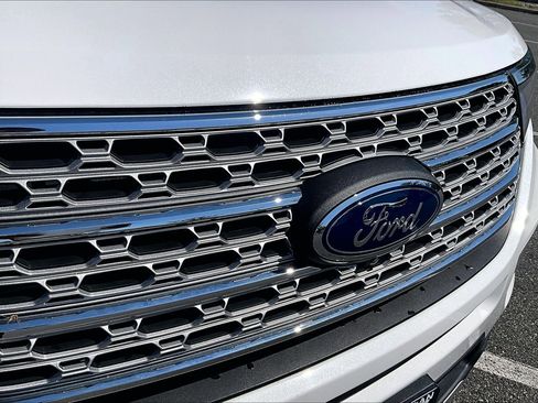 Used 2022 Ford Explorer Limited w/ Hybrid Equipment Group 310A RWD image 30