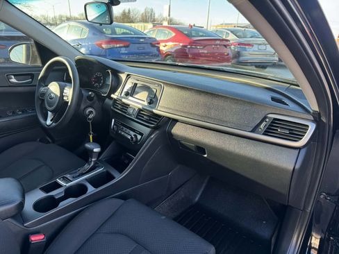 Used 2017 Kia Optima LX image 25
