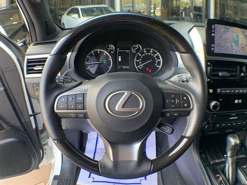 Used 2023 Lexus GX 460 Premium image 14