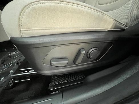 Used 2025 Hyundai Tucson Limited AWD/4WD image 42