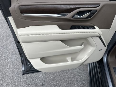 Used 2022 GMC Yukon XL Denali w/ Denali Ultimate Package image 11