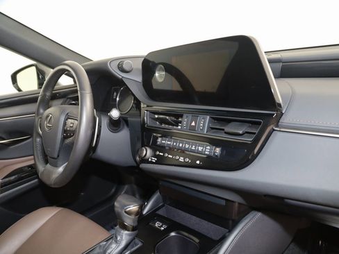 Used 2023 Lexus ES 350 w/ Accessory Package (Z2) image 40