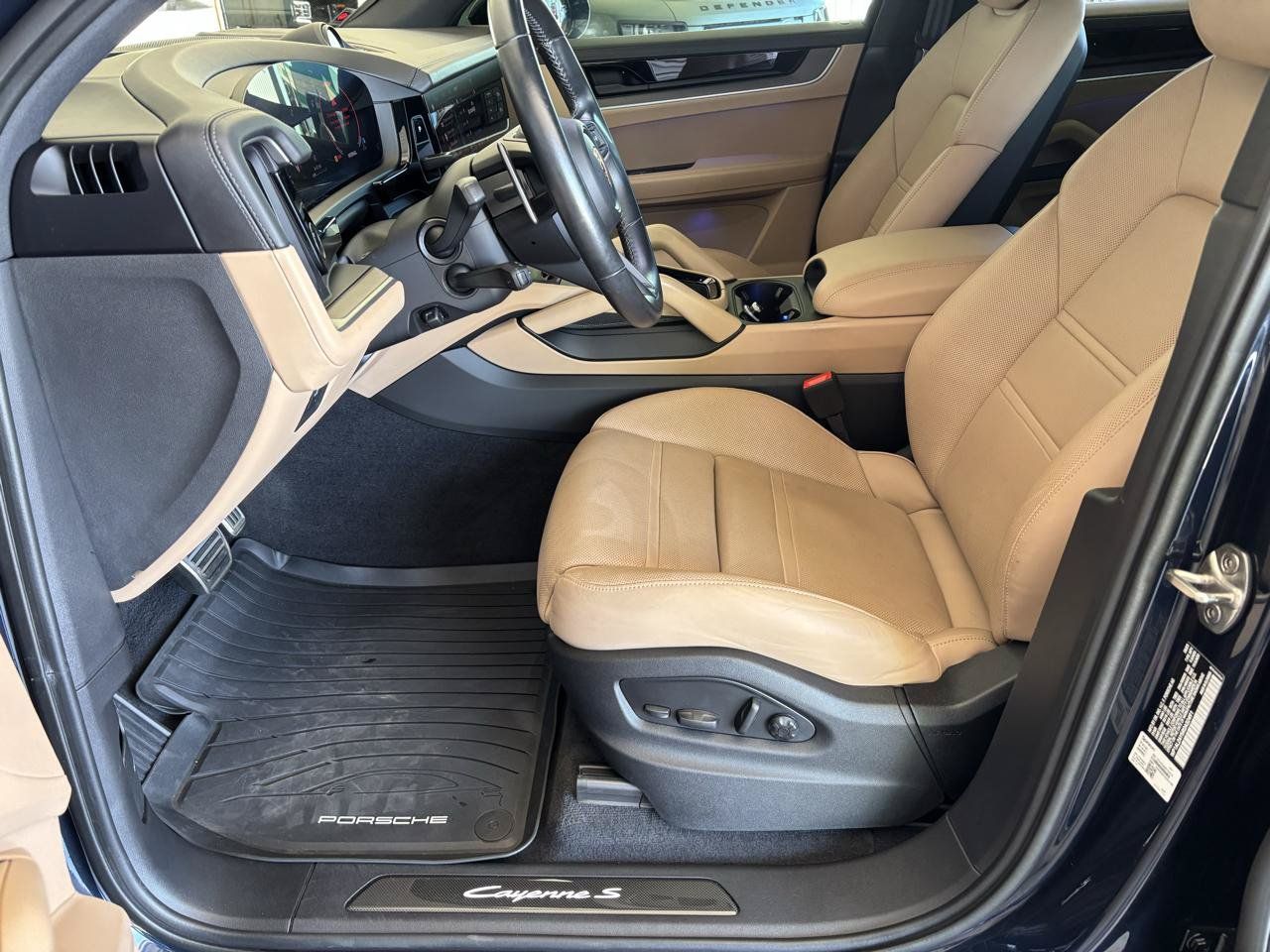 Used 2024 Porsche Cayenne S AWD/4WD image 19
