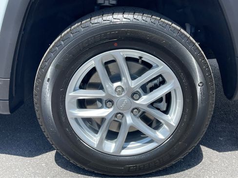 New 2025 Jeep Grand Cherokee L Laredo w/ Luxury Tech Group I image 11