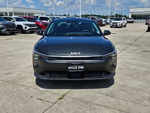 Used 2025 Kia K4 FWD image 11