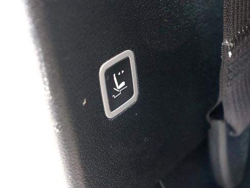 Used 2026 Chrysler Pacifica Select FWD image 29