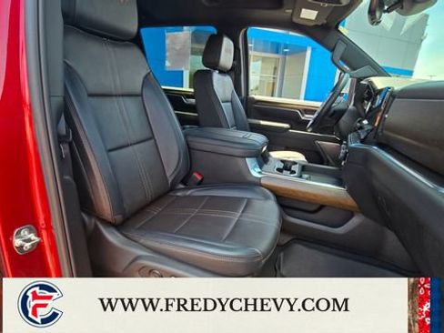 Used 2025 Chevrolet Silverado 2500 High Country w/ High Country Premium Package AWD/4WD image 31