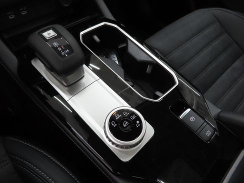 New 2026 Mitsubishi Outlander SE FWD image 15