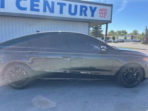Used 2019 Ford Fusion SEL FWD image 13