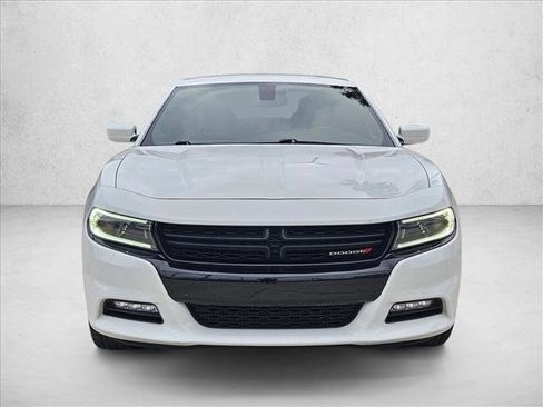 Used 2022 Dodge Charger SXT image 2