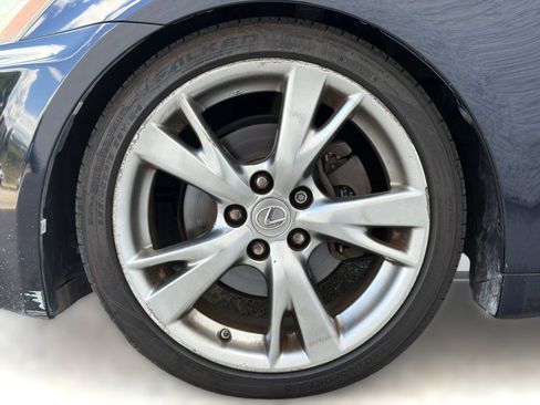 Used 2009 Lexus IS 250 w/ Preferred Accessory Pkg RWD image 12