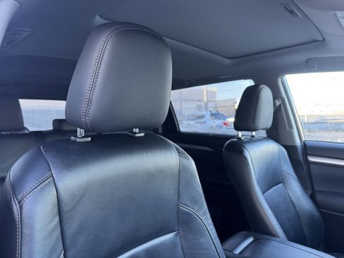 Used 2014 Toyota Highlander XLE image 20