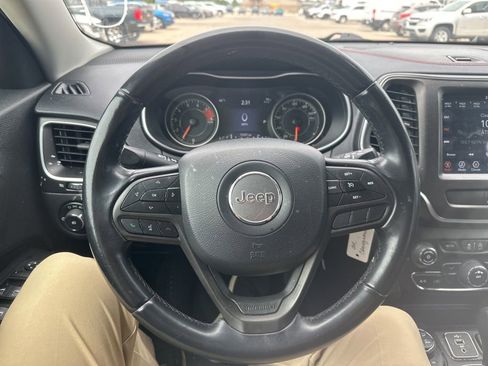 Used 2020 Jeep Cherokee Trailhawk AWD/4WD image 9