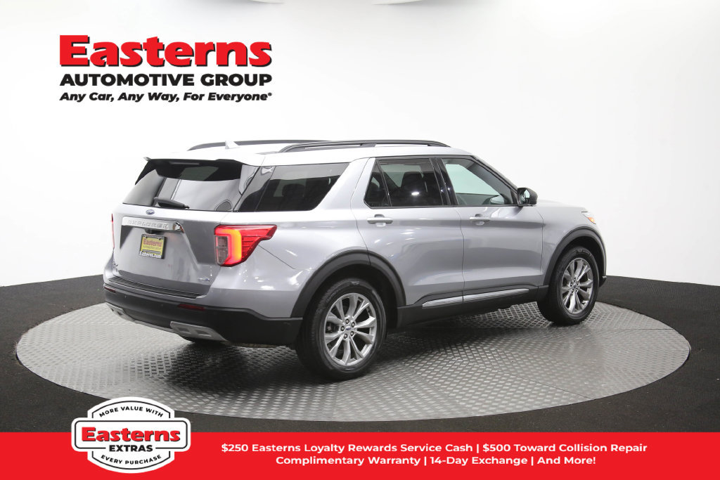 Used 2020 Ford Explorer XLT w/ Equipment Group 202A AWD/4WD image 42