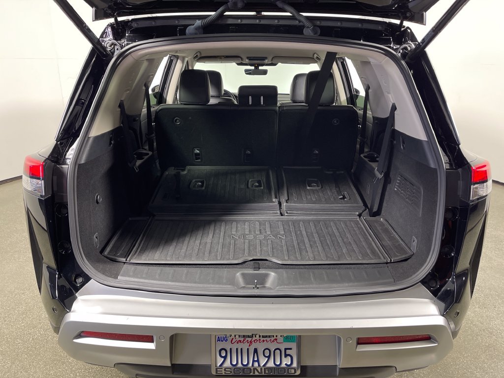 Used 2025 Nissan Pathfinder SL w/ Cargo Package FWD image 10