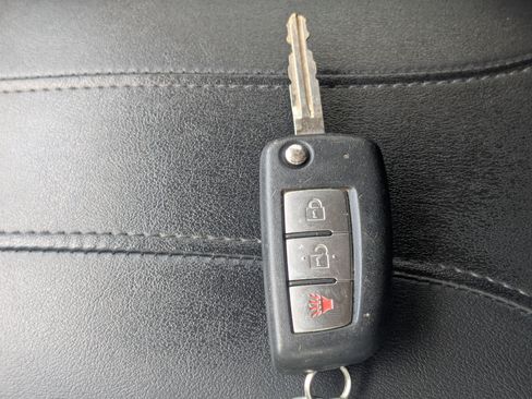 Used 2017 Nissan Rogue S image 36