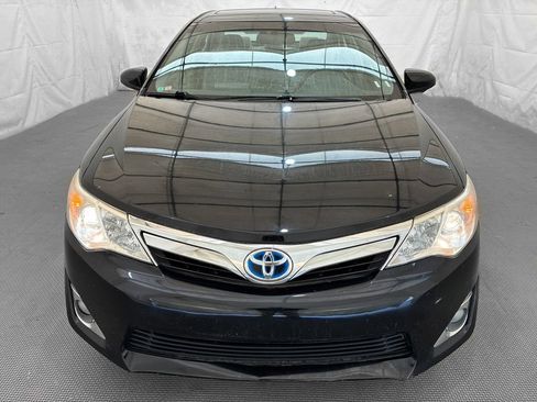 Used 2012 Toyota Camry XLE w/ Leather Pkg FWD image 2