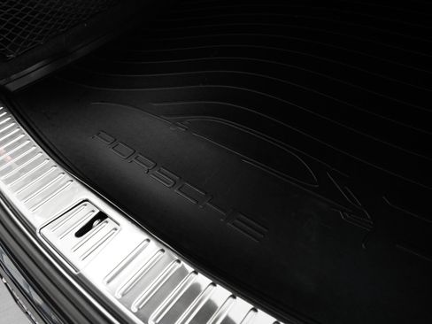 Certified 2022 Porsche Cayenne GTS AWD/4WD image 31