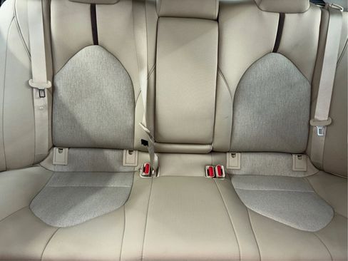 Used 2018 Toyota Camry LE FWD image 20