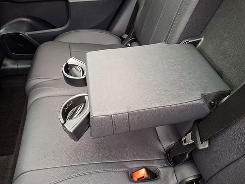 Used 2024 Mercedes-Benz GLB 250 4MATIC image 12