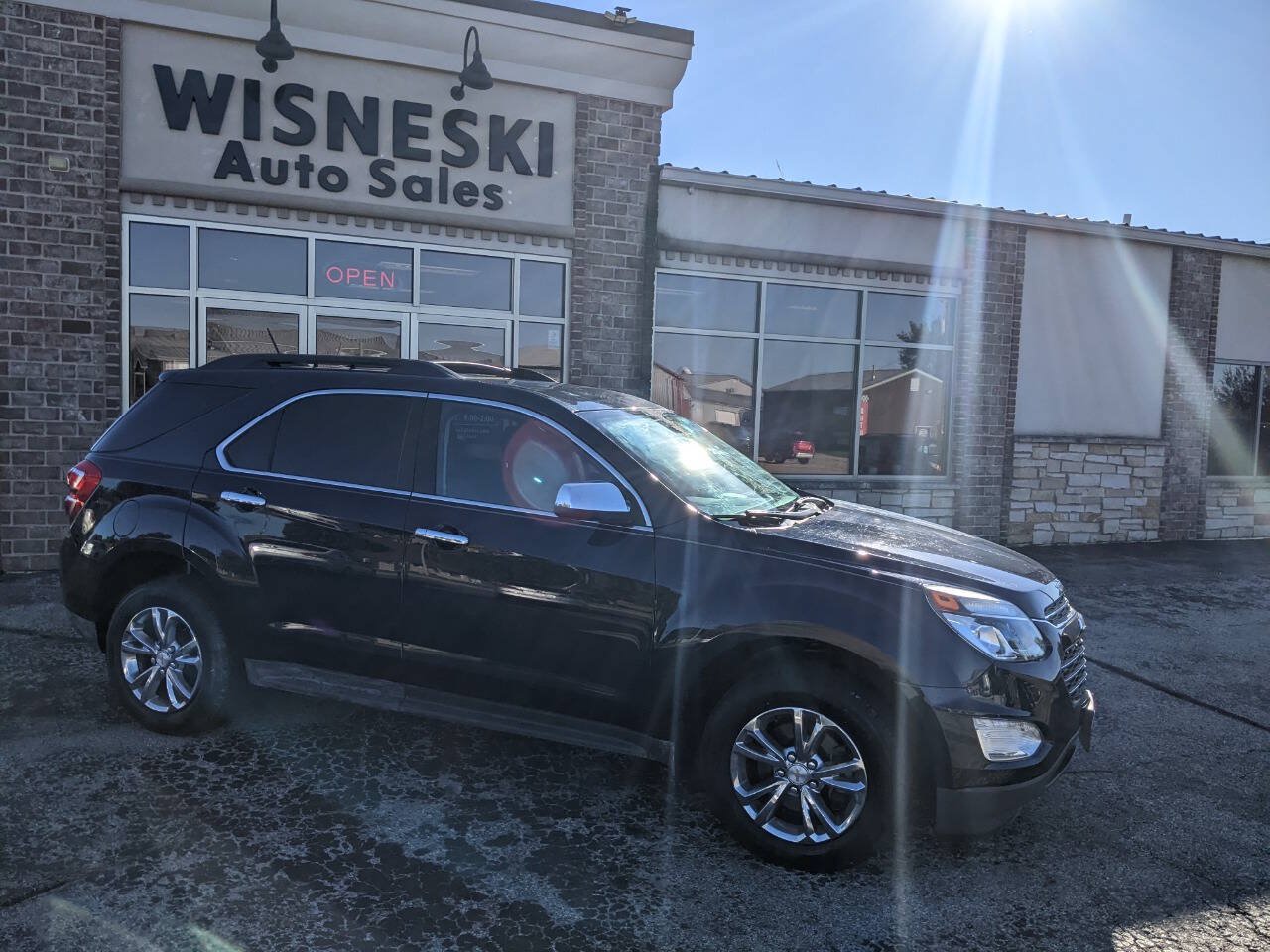 Used 2017 Chevrolet Equinox LT w/ Convenience Package FWD image 2