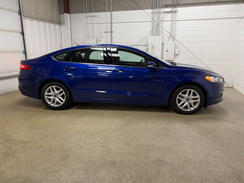 Used 2014 Ford Fusion SE FWD image 6