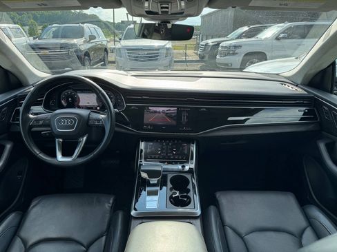 Used 2019 Audi Q8 Prestige w/ Luxury Package AWD/4WD image 16