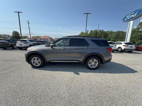 Certified 2023 Ford Explorer XLT w/ Equipment Group 202A AWD/4WD image 2