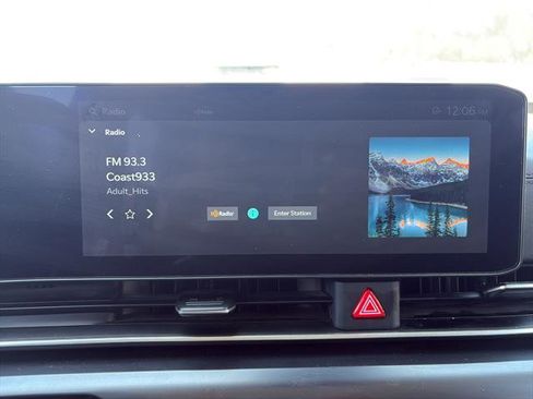 Used 2025 Kia Carnival FWD image 20