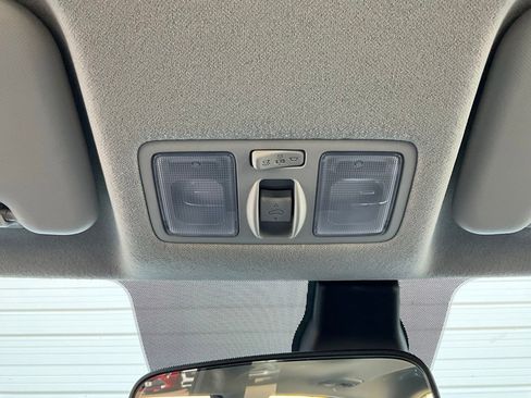 Used 2025 Hyundai Venue SEL image 16