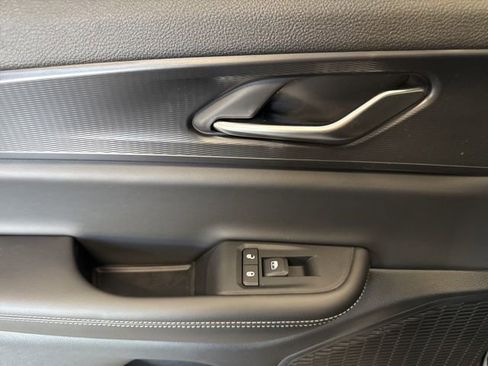 New 2025 Jeep Grand Cherokee Altitude image 36