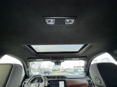 Used 2024 GMC Sierra 1500 Denali Ultimate image 24
