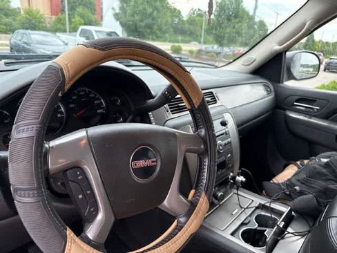 Used 2011 GMC Sierra 1500 SLE w/ All-Terrain Package AWD/4WD image 7