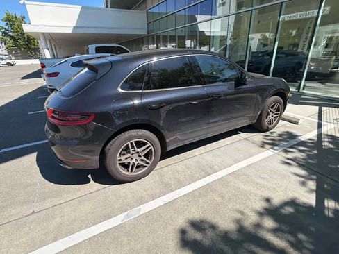 Used 2017 Porsche Macan AWD/4WD image 2