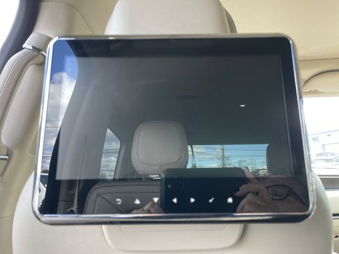 Used 2019 Lincoln Navigator Reserve w/ Cargo Package image 36