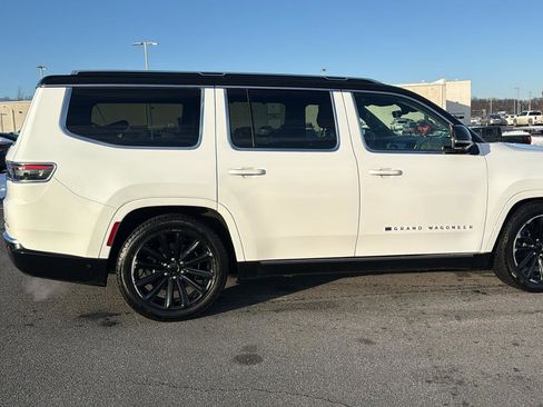 Used 2023 Jeep Grand Wagoneer Series II image 5