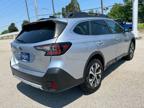 Used 2022 Subaru Outback Limited AWD/4WD image 3