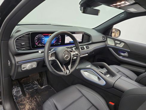 Certified 2026 Mercedes-Benz GLS 450 4MATIC image 9