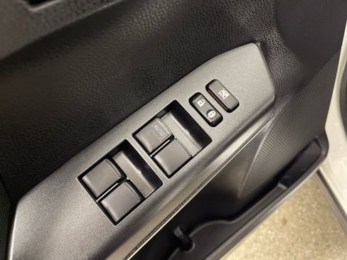 Used 2018 Toyota RAV4 LE image 18