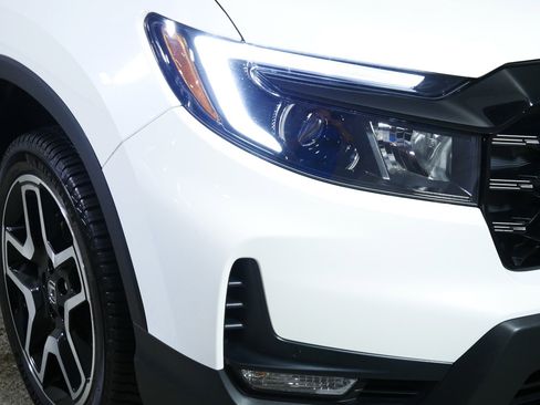 Used 2022 Honda Passport Elite image 16