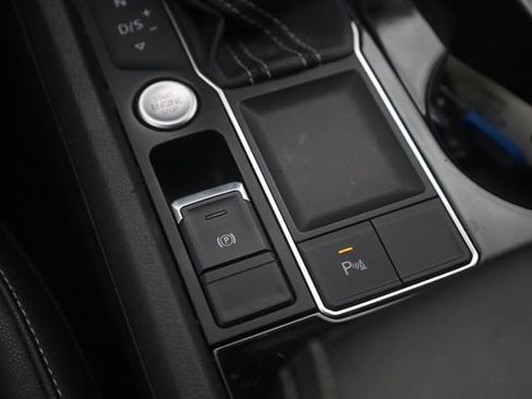 Used 2023 Volkswagen Atlas SE FWD image 23