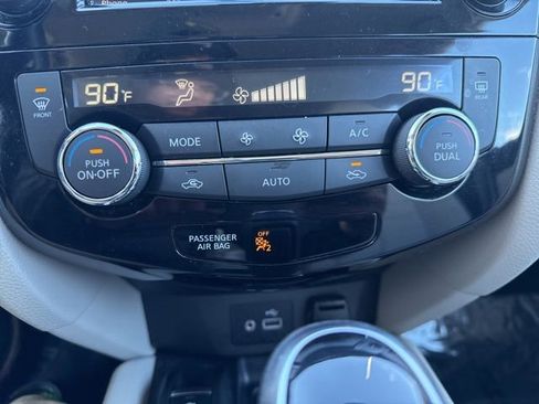 Used 2022 Nissan Rogue Sport SL AWD/4WD image 28